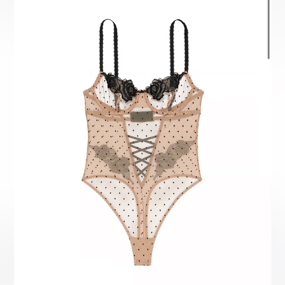 Victoria Secret  VERY SEXY
Sheer Rose Dot Unlined Balconette Teddy